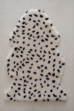 The Hug Rug | Crème Leopard